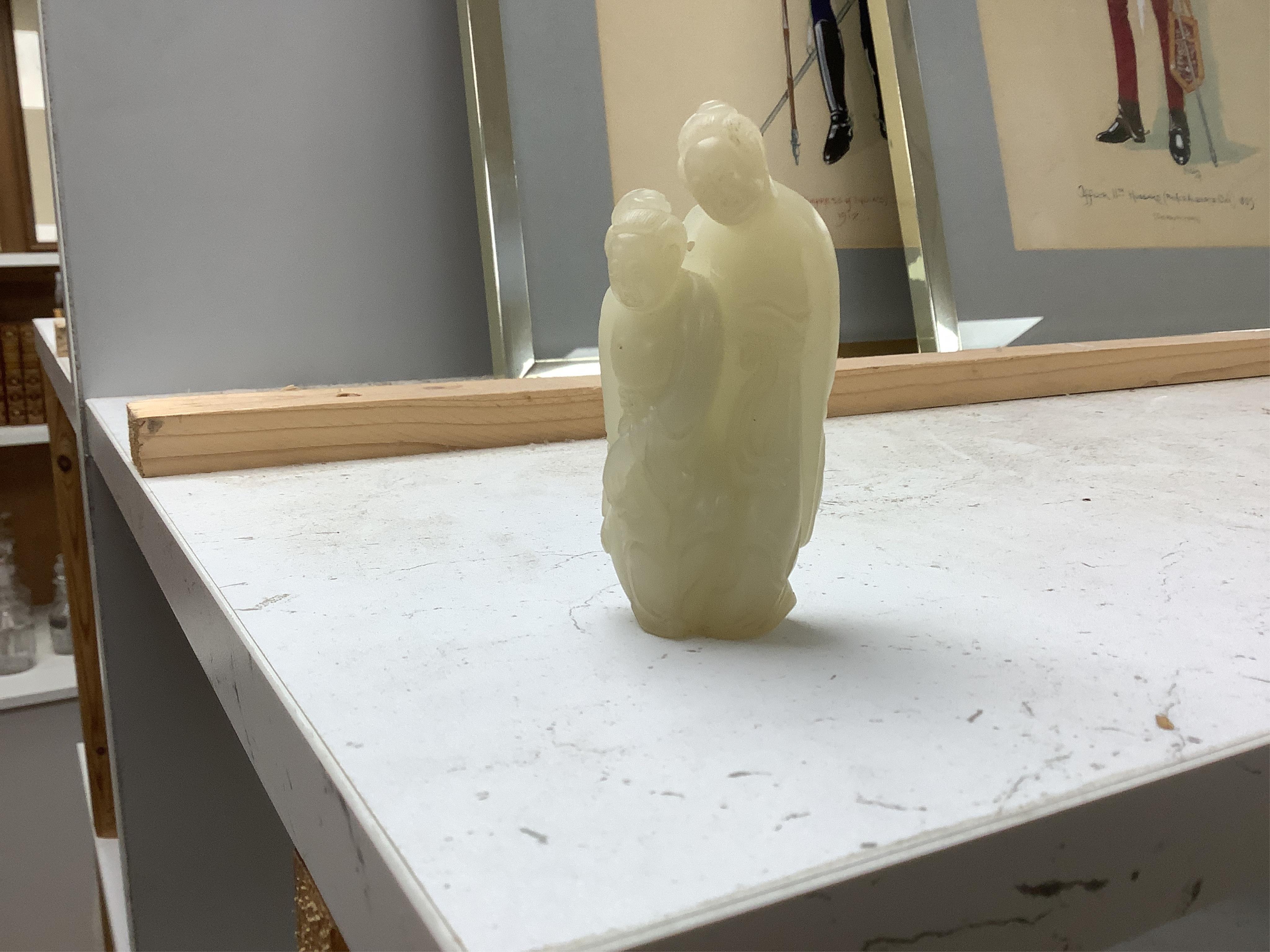 A Chinese simulated jade group of two sisters, 8.5cm